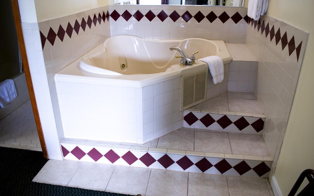 Rodeway Inn Augusta West - Fort Eisenhower エクステリア 写真